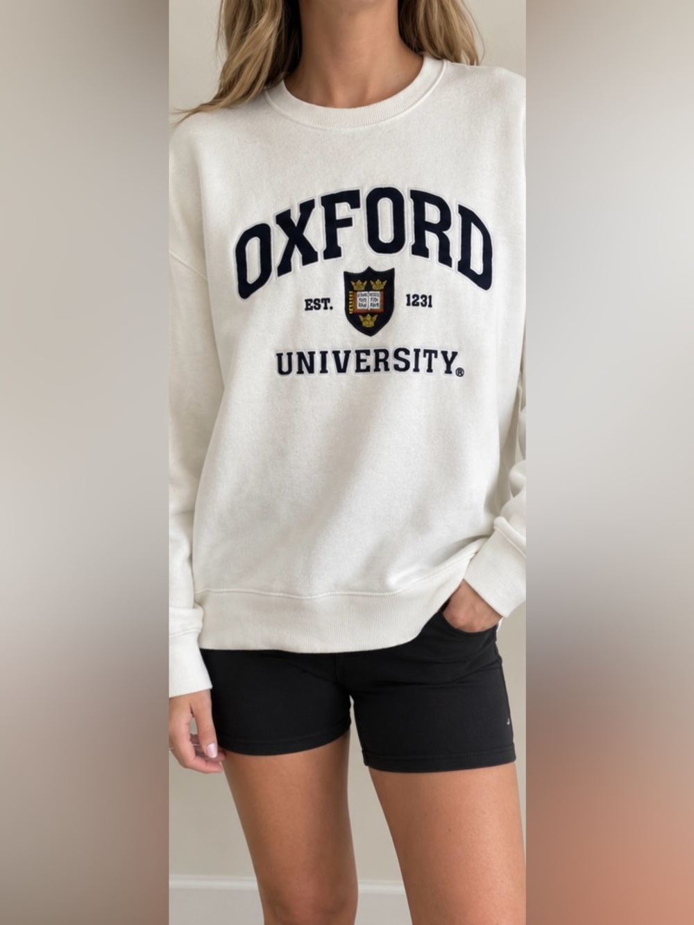 Oxford University White Crewneck Sweatshirt with Embroidered Crest